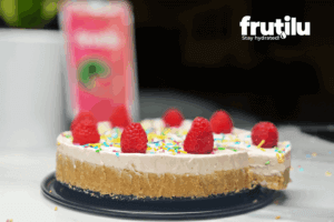 Frutilu recept: Torta s kremo iz skyra (samo 6 sestavin)